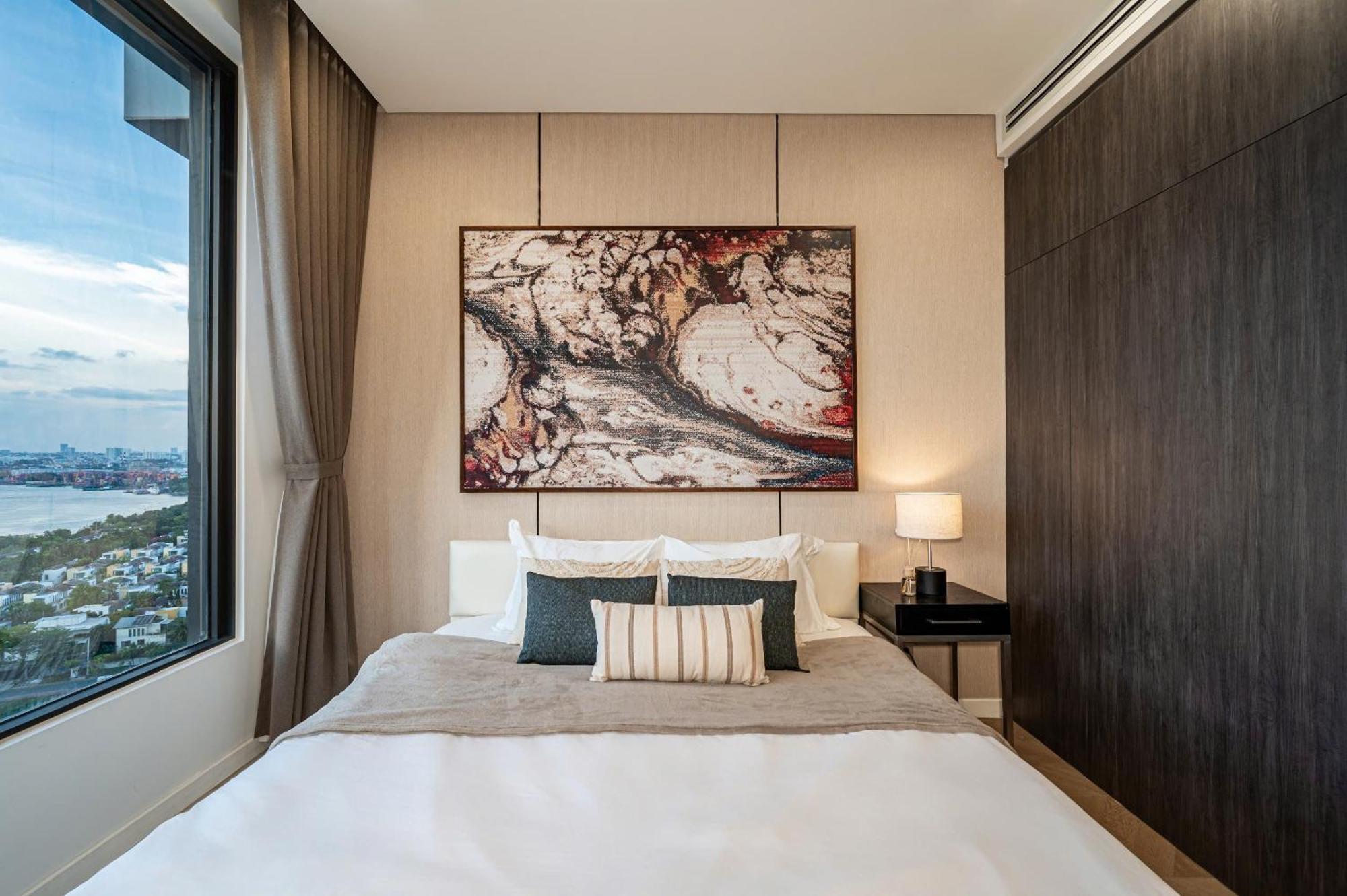 Lumiere Riverside - Raymond Holm - Luxurious 5-star * Ho Chi Minh City