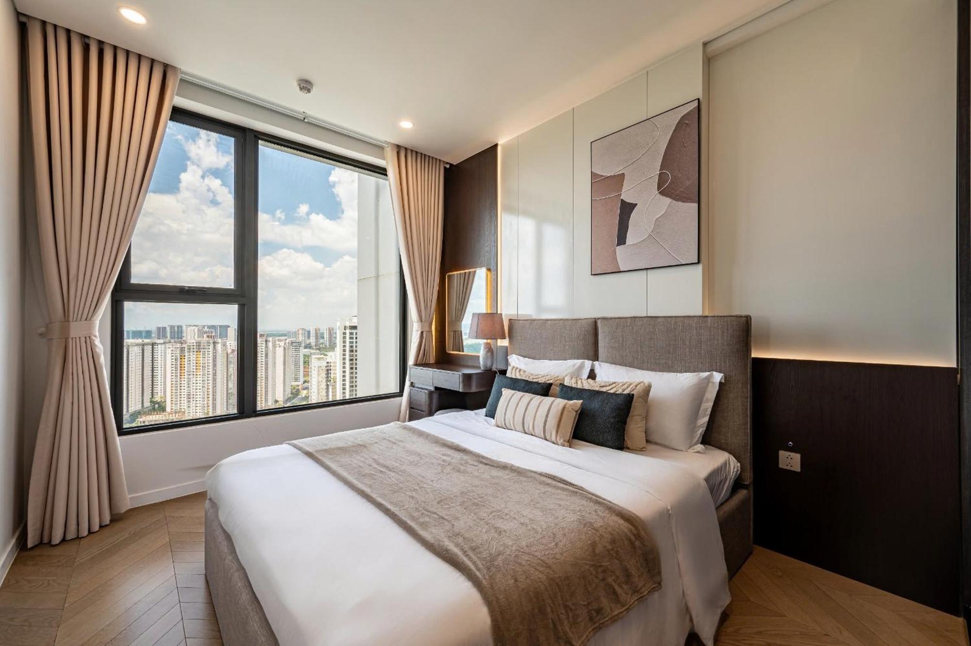 Lumiere Riverside - Raymond Holm - Luxurious 5-star